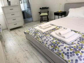 Athens Airport, Seaside house, Loutsa
